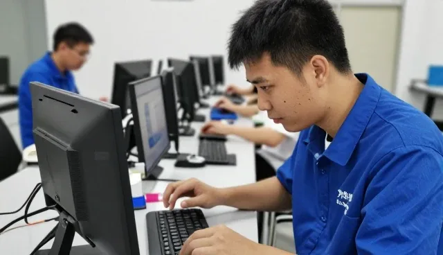 软件:后续运维响应在门店展厅的应用要点